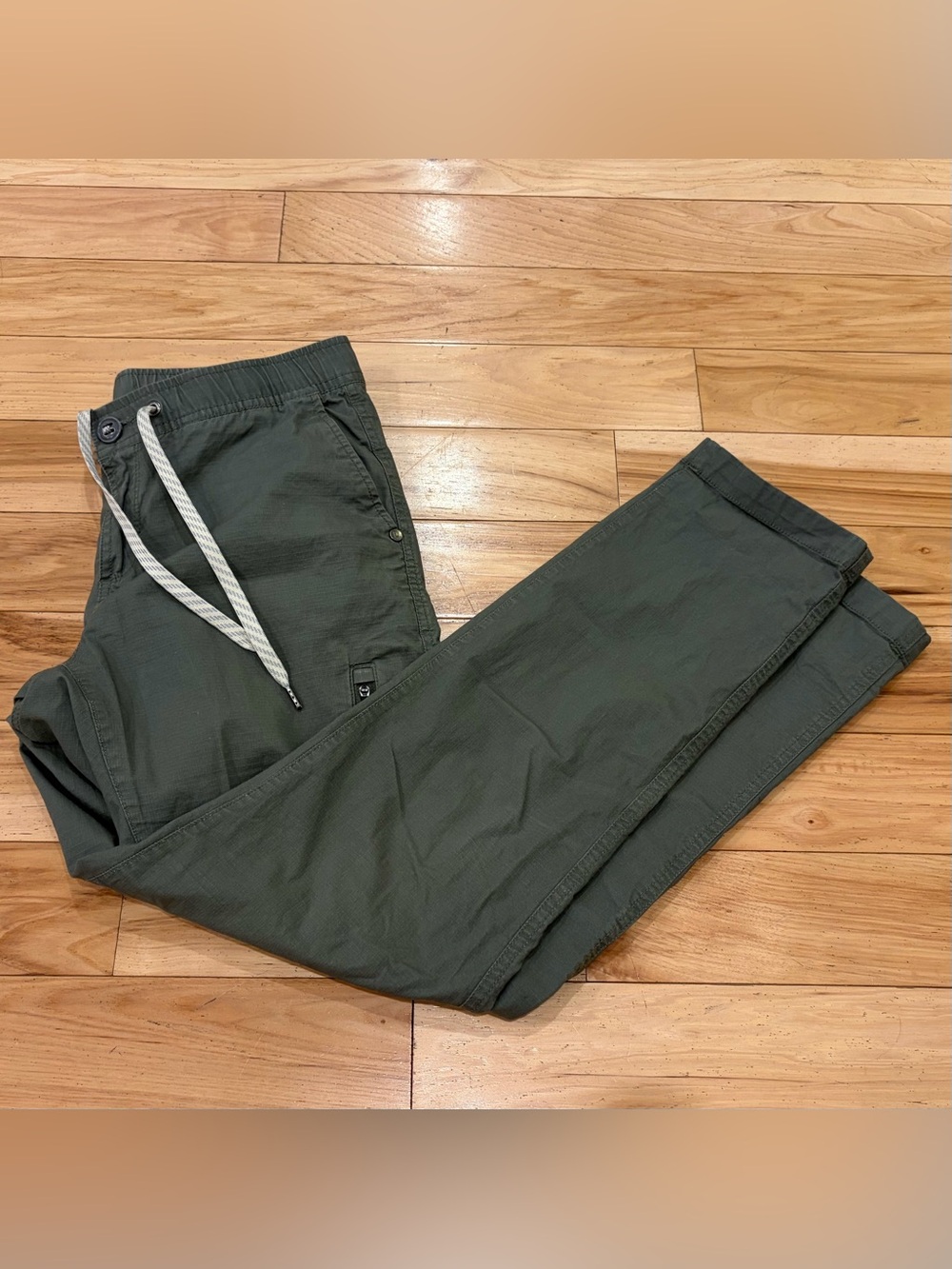 Vuori Ripstop Climbing Pants in Army Green Lightweight - Women’s Size Small - Picture 3 of 8
